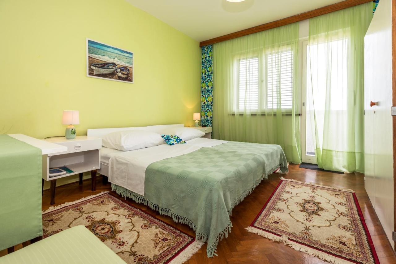 Muzic Budget Double Room マリ・ロシニュ エクステリア 写真