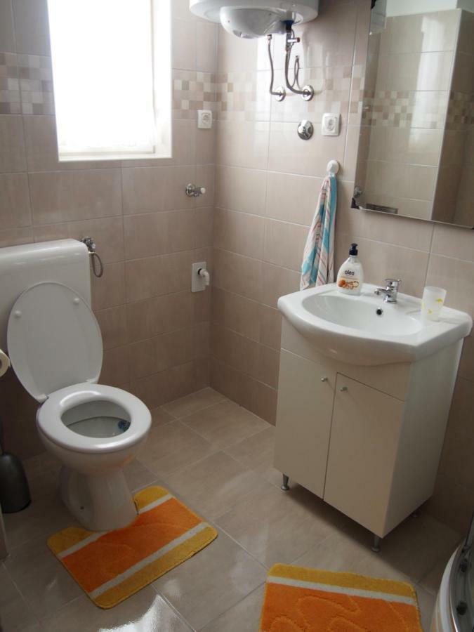 Muzic Budget Double Room マリ・ロシニュ エクステリア 写真
