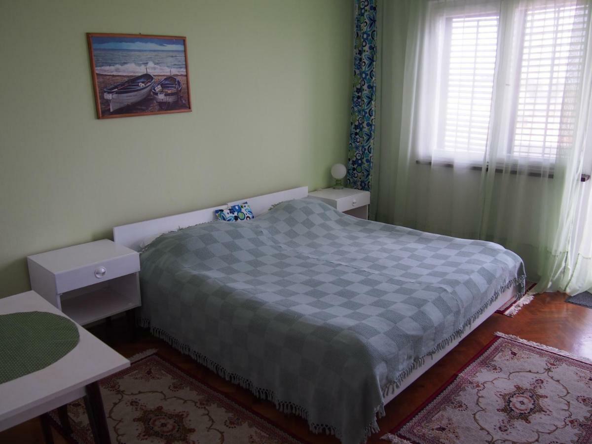 Muzic Budget Double Room マリ・ロシニュ エクステリア 写真