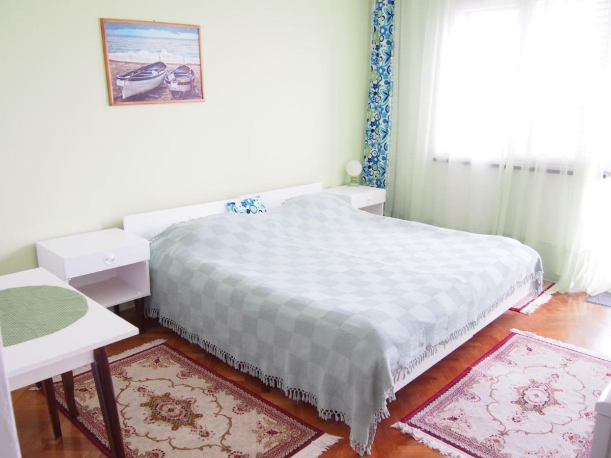 Muzic Budget Double Room マリ・ロシニュ エクステリア 写真