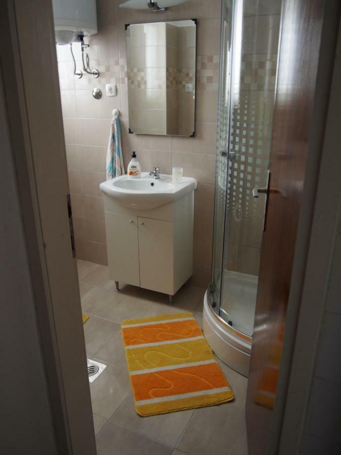 Muzic Budget Double Room マリ・ロシニュ エクステリア 写真