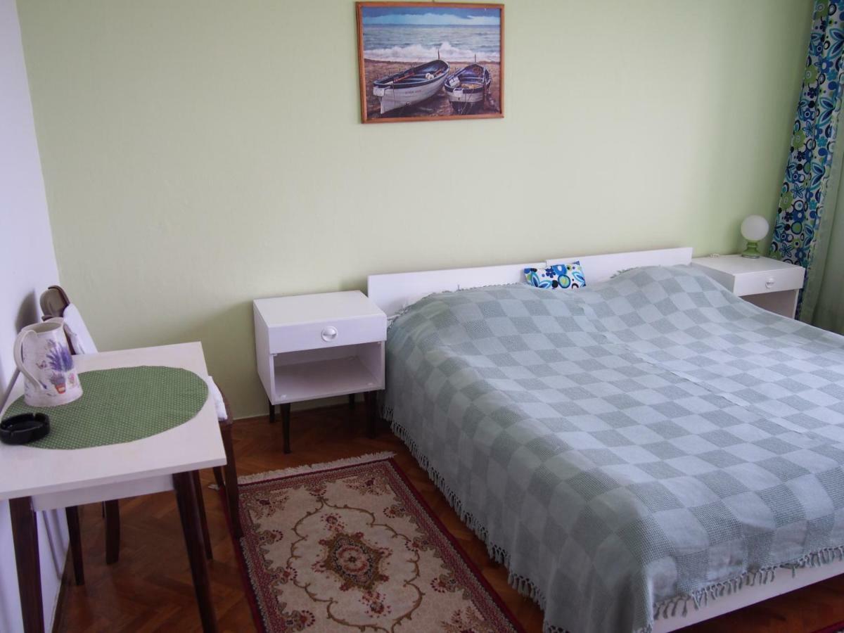 Muzic Budget Double Room マリ・ロシニュ エクステリア 写真